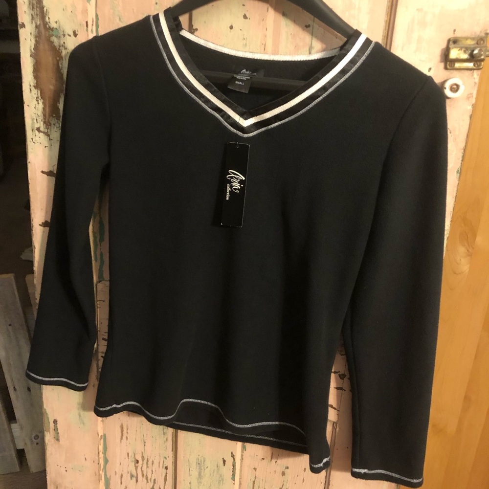 NWT • V Neck long sleeve fleece